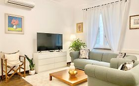 Vintage Top Centre Apartment